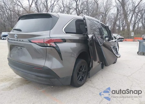 2022 Toyota Sienna Xle z USA, uszkodzony, nr VIN 5TDYRKEC5NS105421